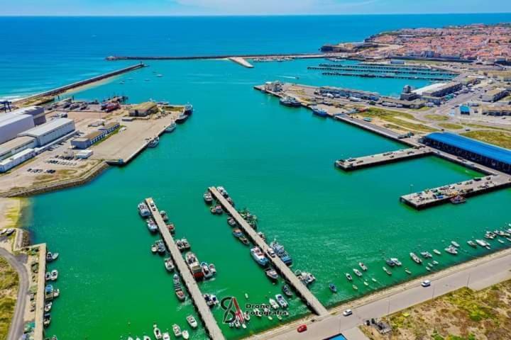 Savana House Peniche Hotel Екстериор снимка
